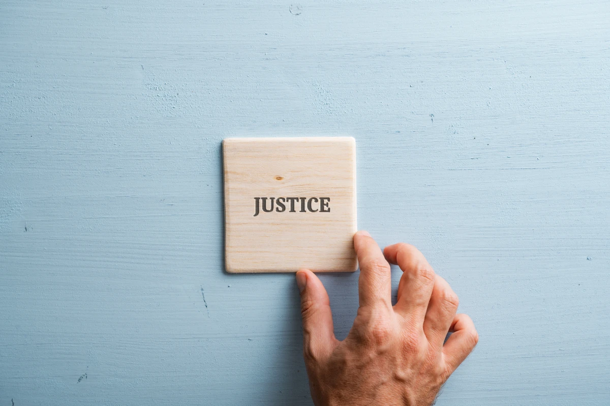 Le droit à la vie privée dans les procédures judiciaires publiques : un équilibre délicat à trouver