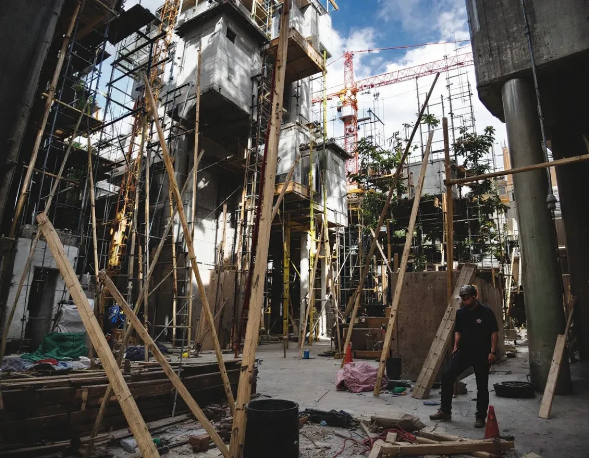 Les Nouvelles Normes du Droit de la Construction: Évolutions et Impacts sur le Secteur Immobilier